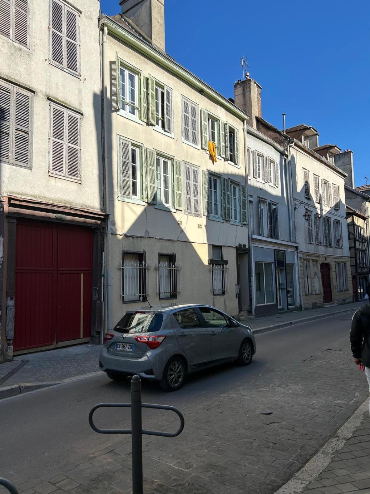 Le Jaillant - Wifi - Centre Ville Historique - Proche Gare Troyes Esterno foto